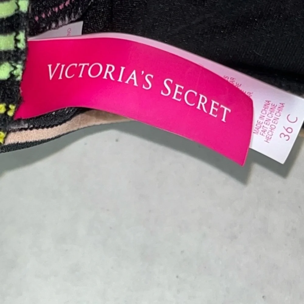 Victoria’s Secret Striped Underwire Bikini‎ Top Size 36C